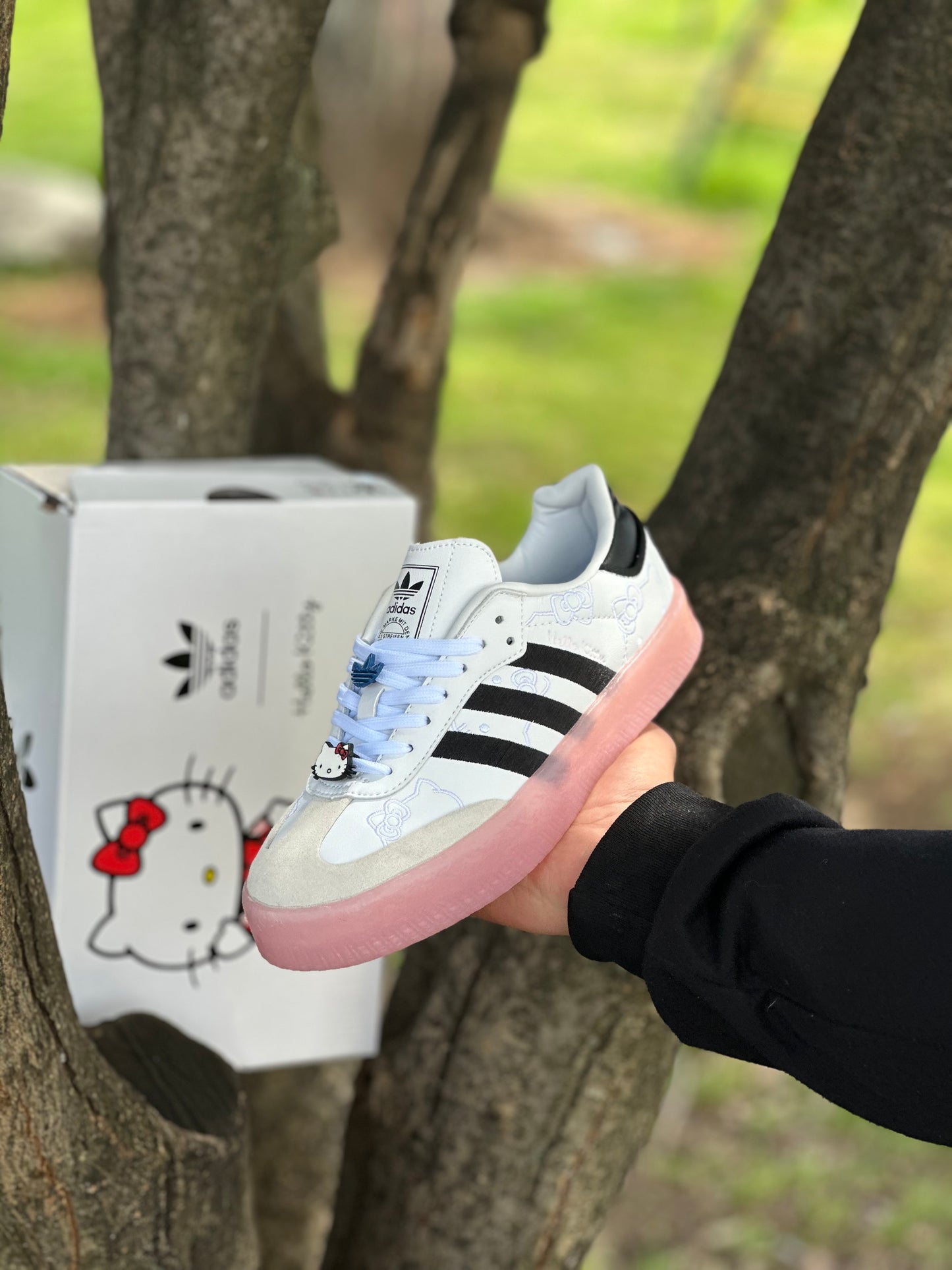 Adidas Samba X Hello Kitty