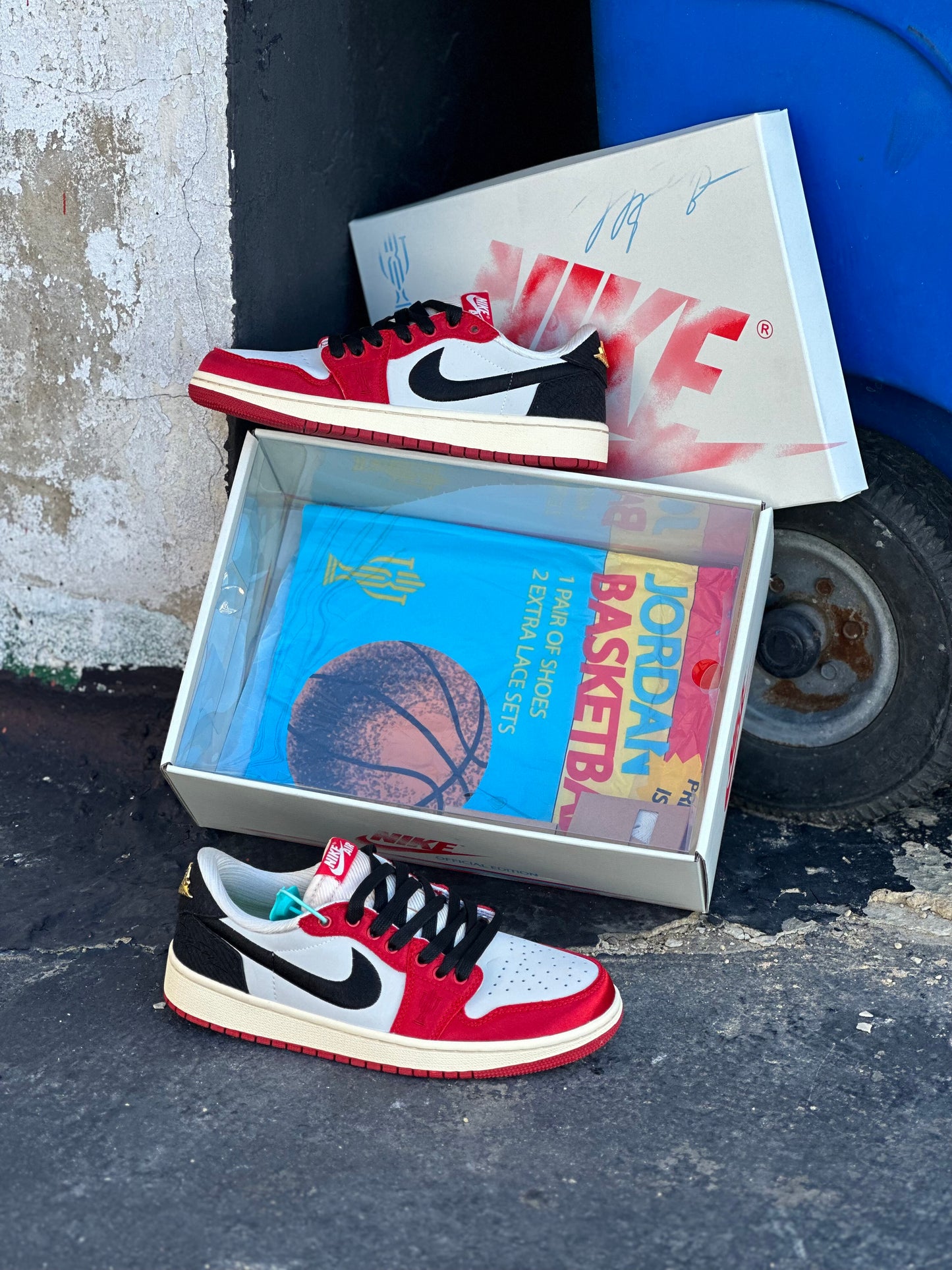 Air Jordan 1 Retro Low OG Trophy Room Away