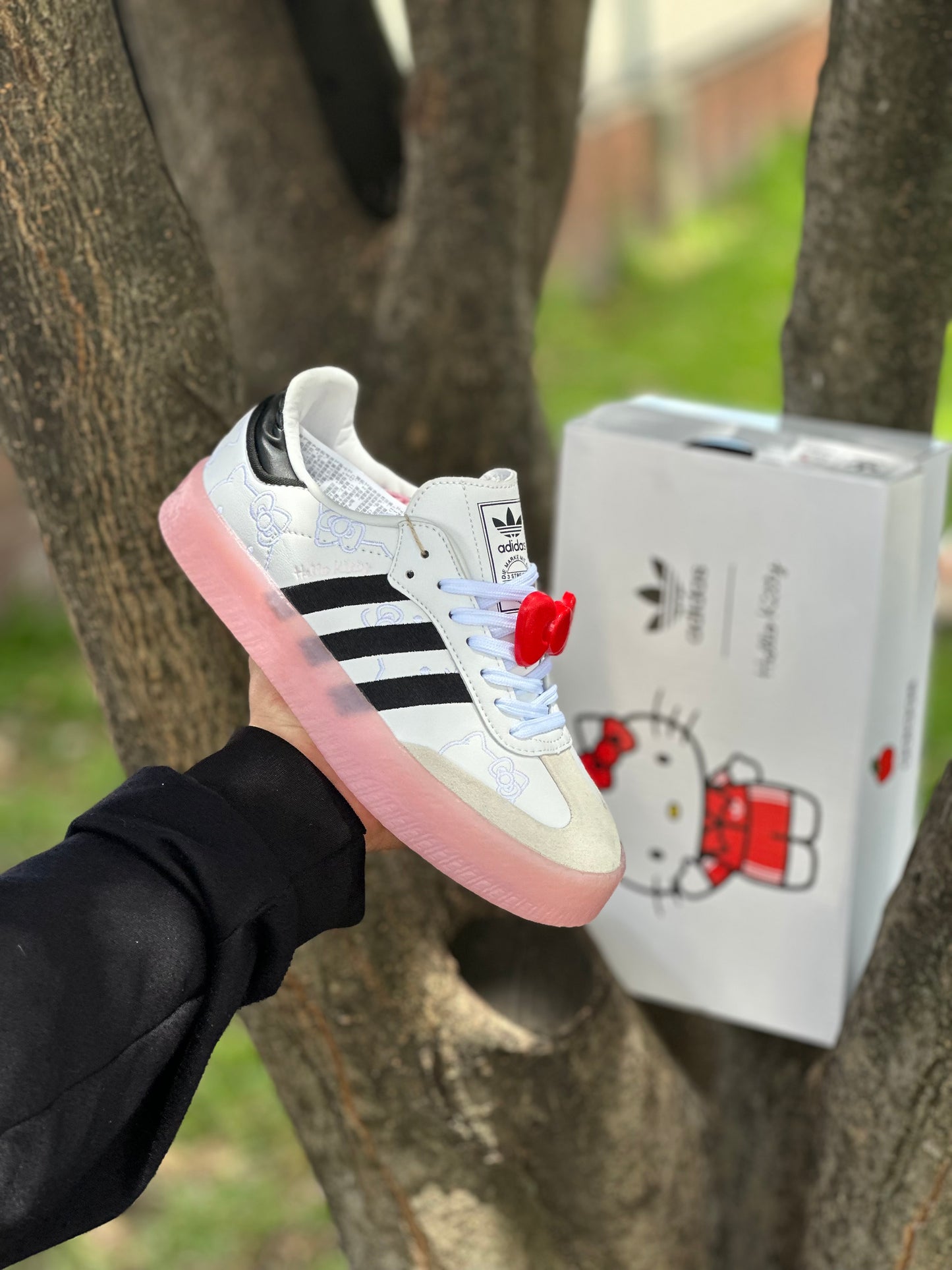 Adidas Samba X Hello Kitty