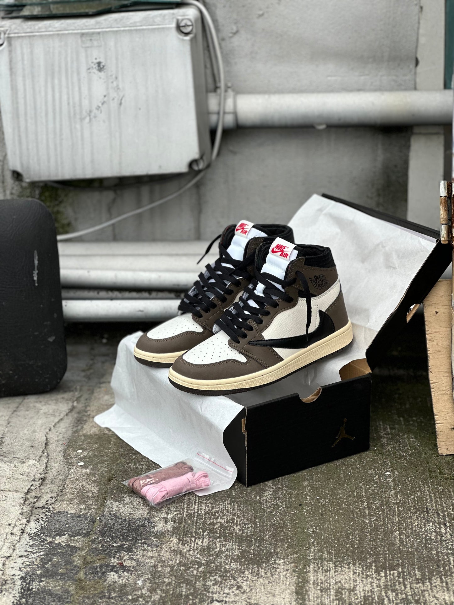 Air Jordan Retro 1 High Og Travis Scott