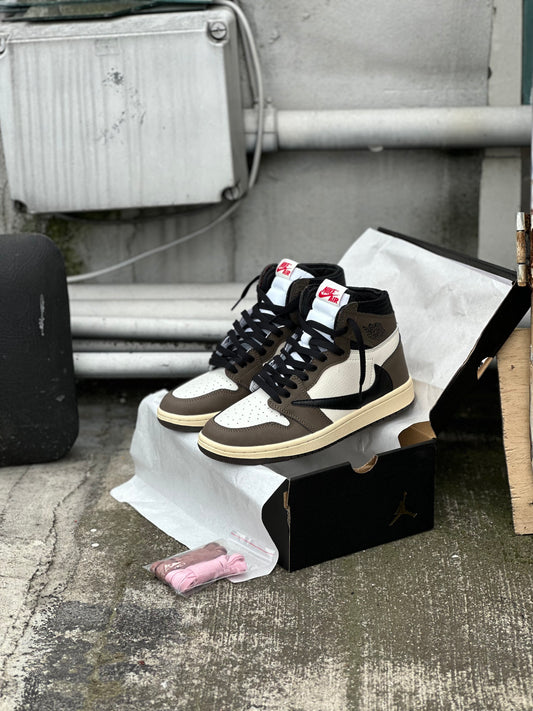 Air Jordan Retro 1 High Og Travis Scott