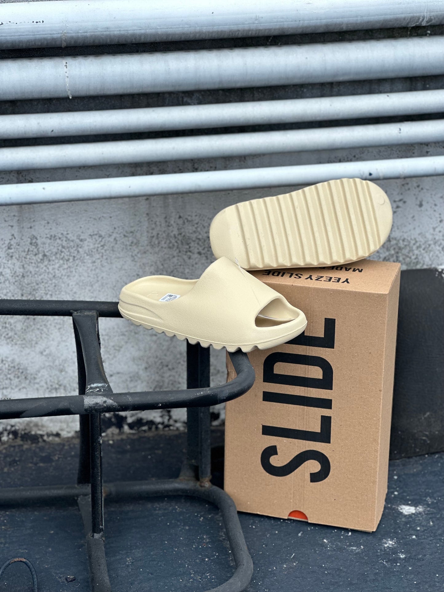 Adidas Yeezy Slide Bone