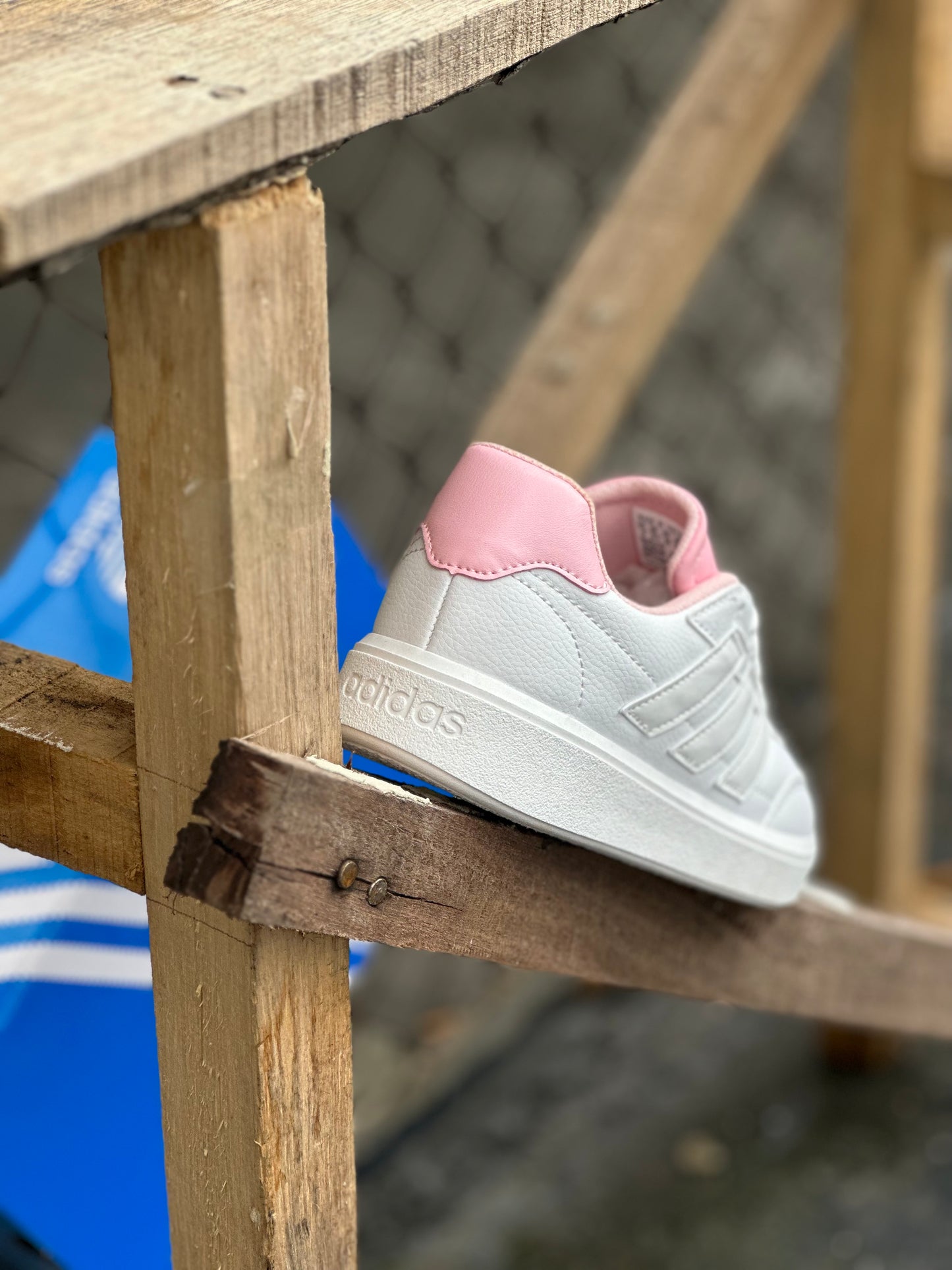 Adidas courtblock