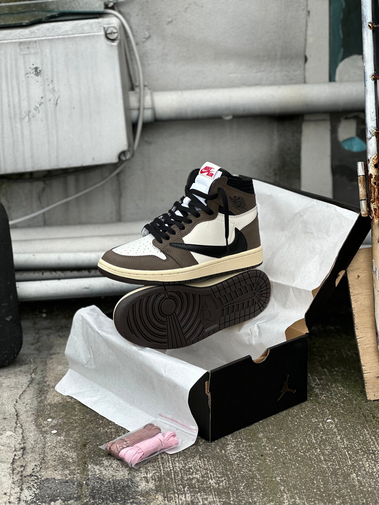 Air Jordan Retro 1 High Og Travis Scott