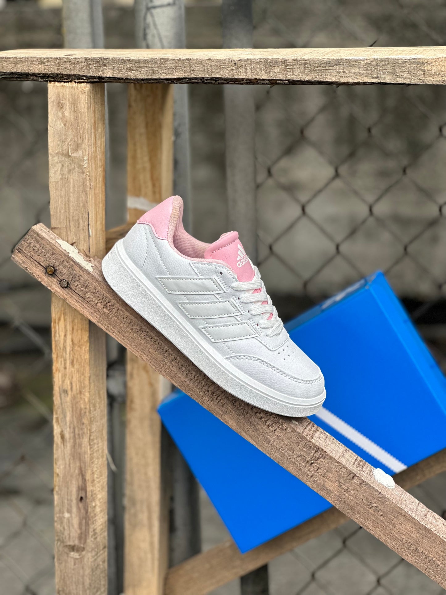 Adidas courtblock