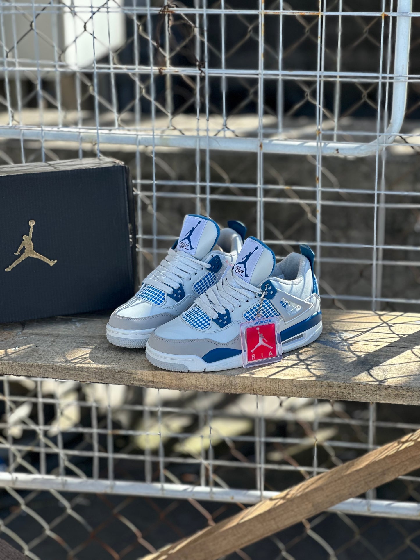 Air Jordan Retro 4 | Military Blue