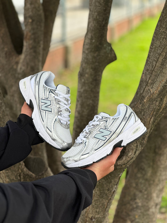New Balance 740
