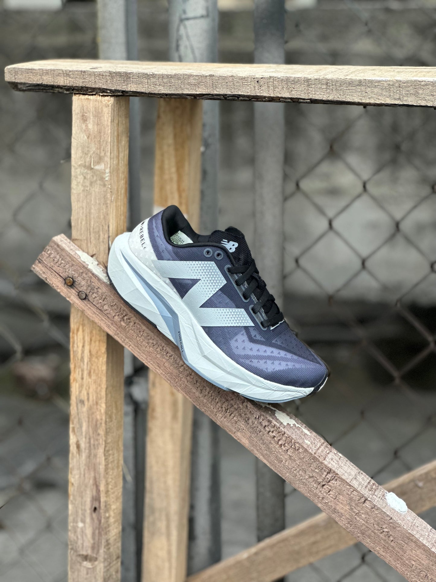 New Balance Elite V4