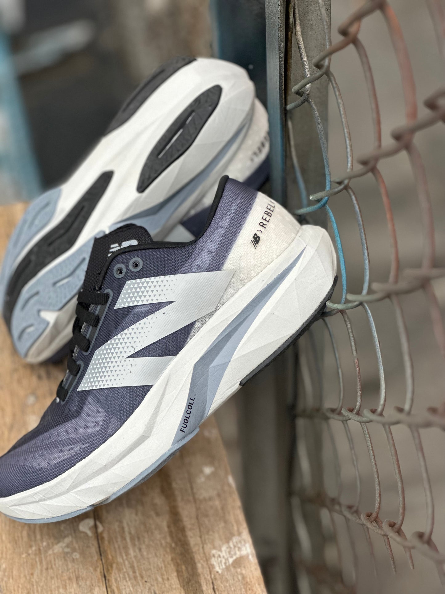 New Balance Elite V4